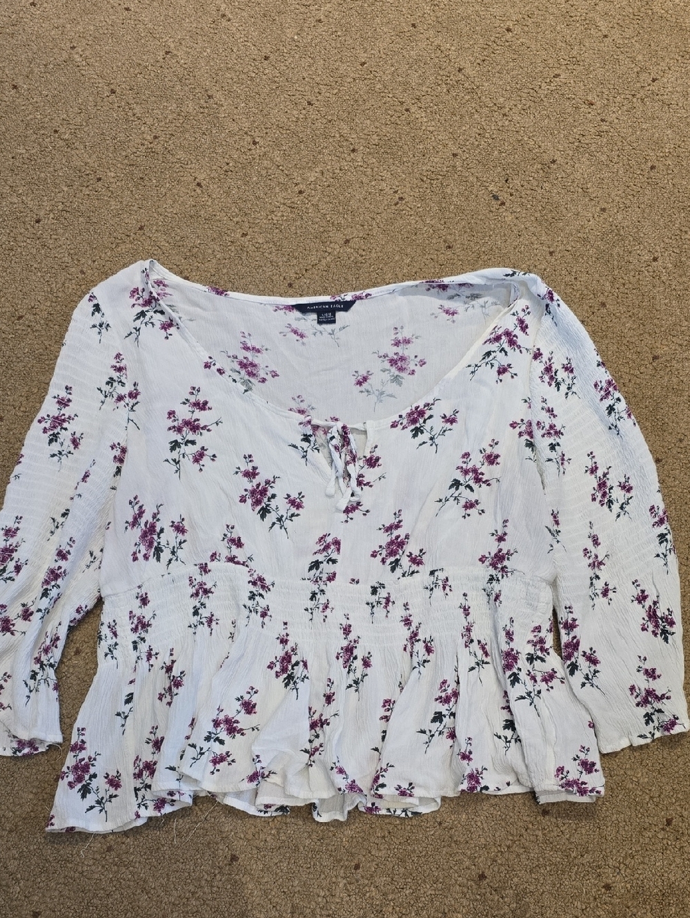 American Eagle Outfitters White Top with Purple Floral Print - Picture 1 of 4